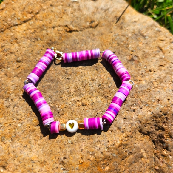 purple bracelet with gold heart - Picture 1 of 2